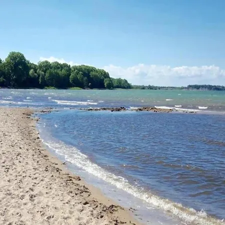Geraeumige Villa Fuer 14 Gaeste In Zierow